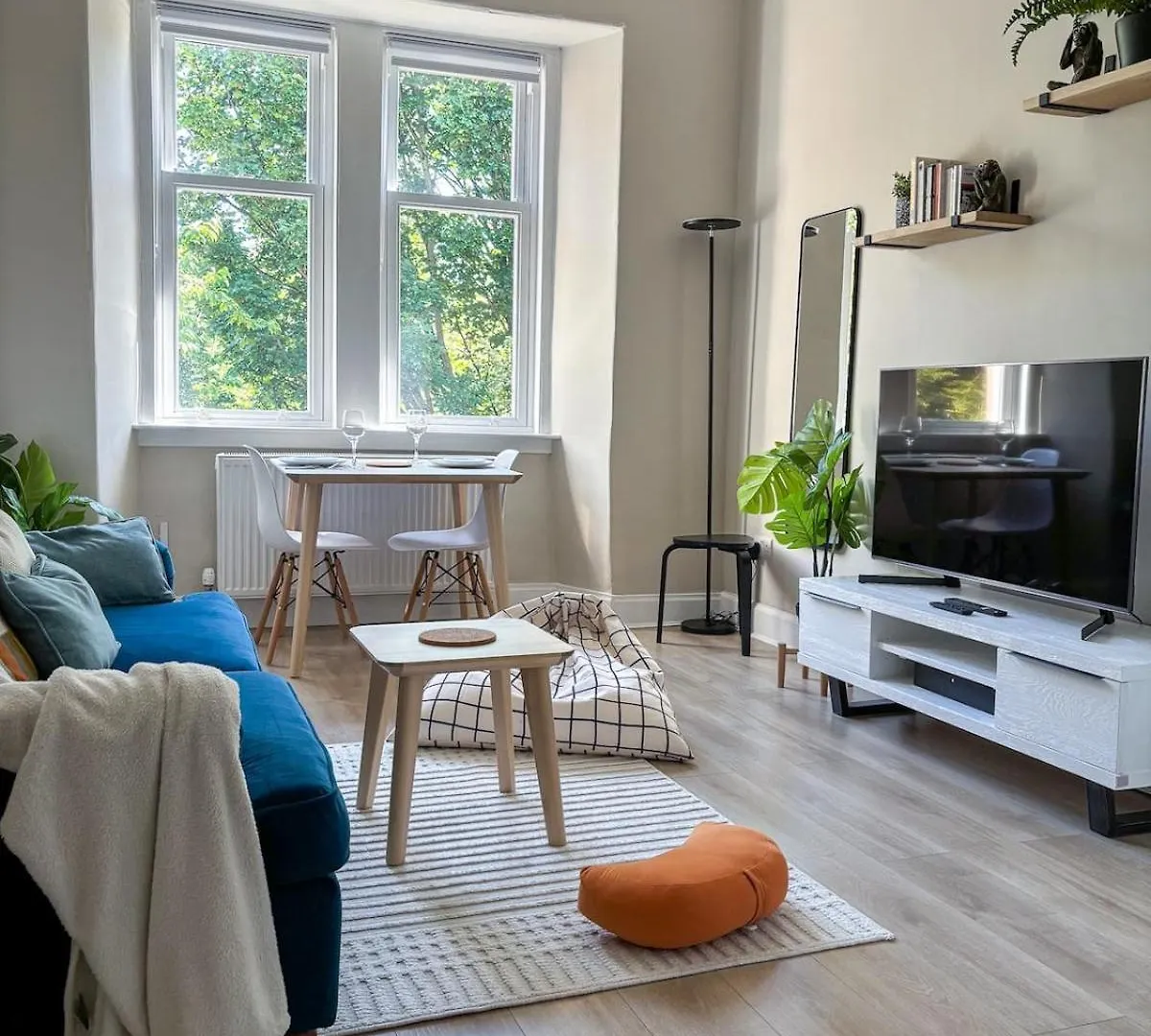 Sunny Scandi Edinburgh Retreat 1Br, Close To Murrayfield And Convenient Transportation To City Centre location